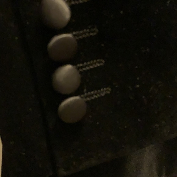 40 Regular, Black velvet tuxedo jacket, satin trim, never worn, tags attached - Picture 2 of 5